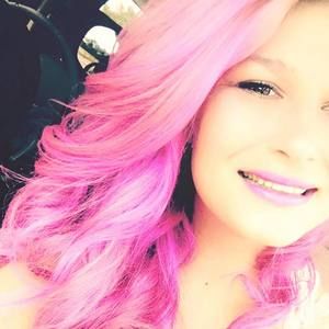 Meet your Posher, Michaela